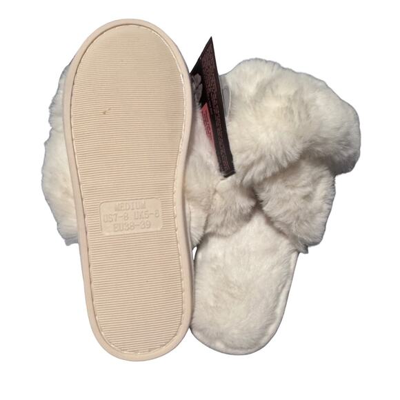 Cozy Fuzzy Slippers – Cream White Faux Fur, Women’s Size Medium - Picture 2 of 5